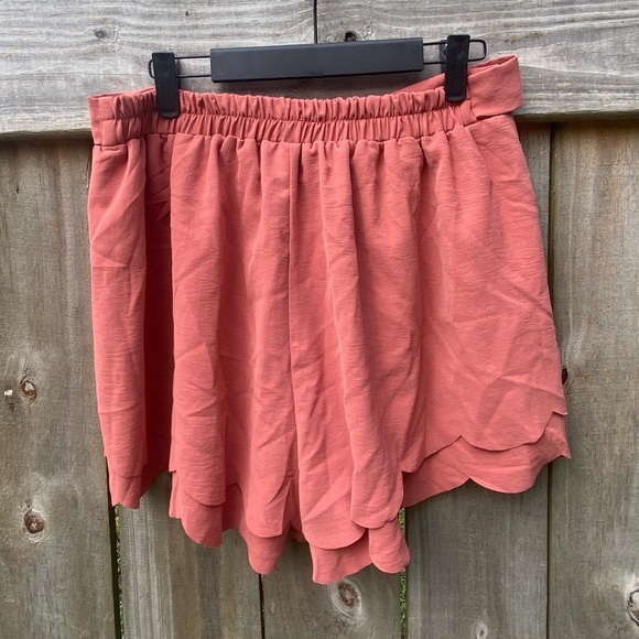 Entro Women's Rust Rose colored Shorts with Bow Detail - Picture 4 of 4